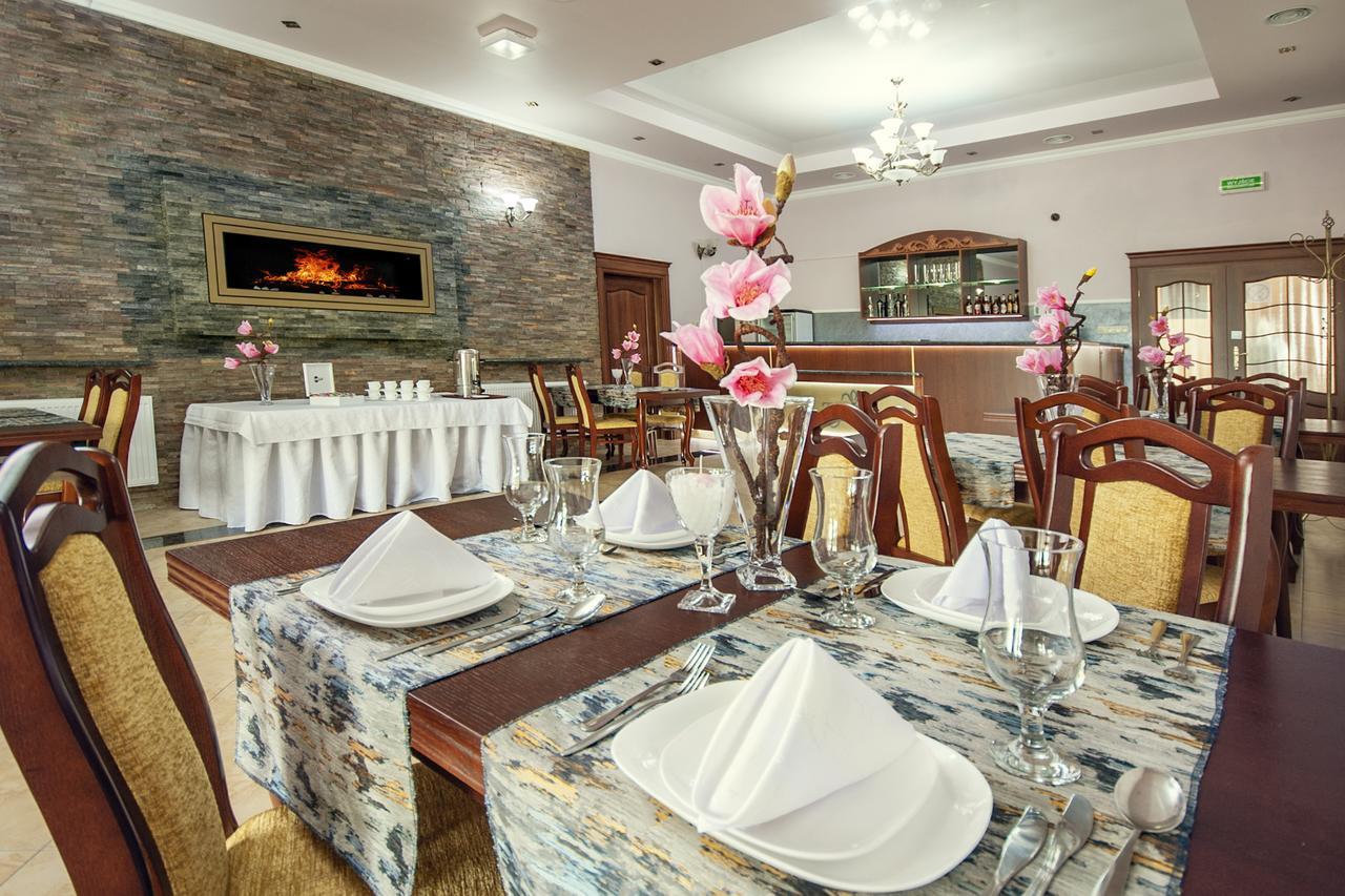 Hotel Irys Lublin Bagian luar foto