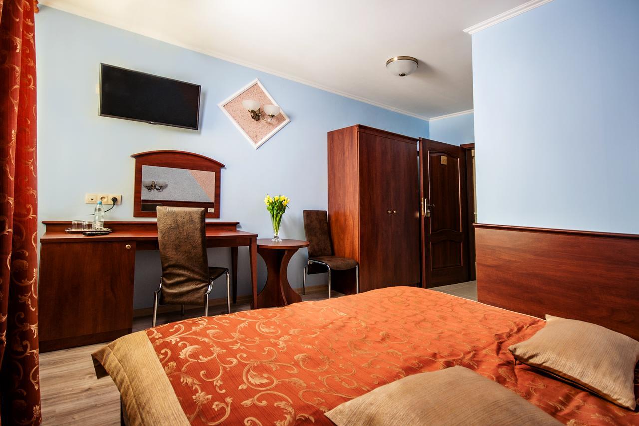 Hotel Irys Lublin Bagian luar foto