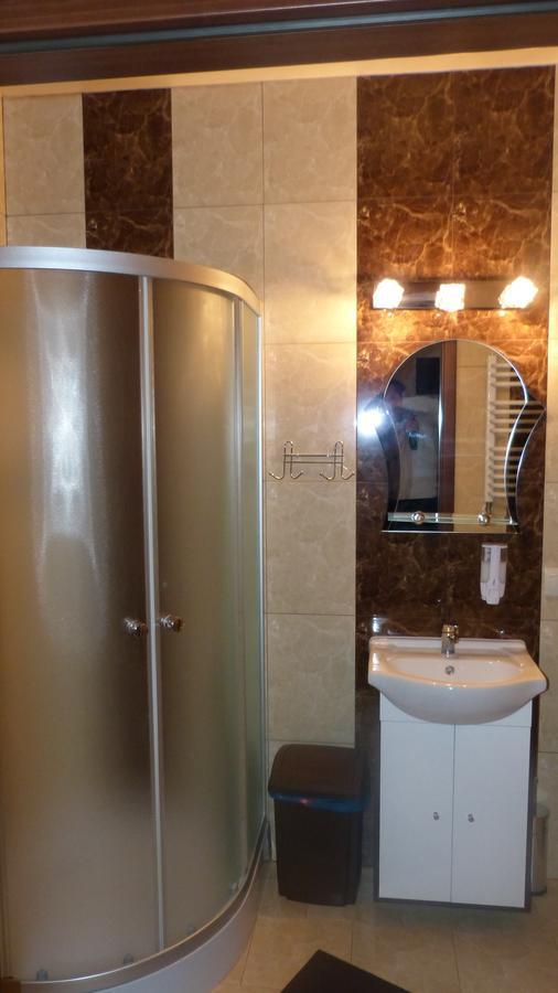 Hotel Irys Lublin Bagian luar foto