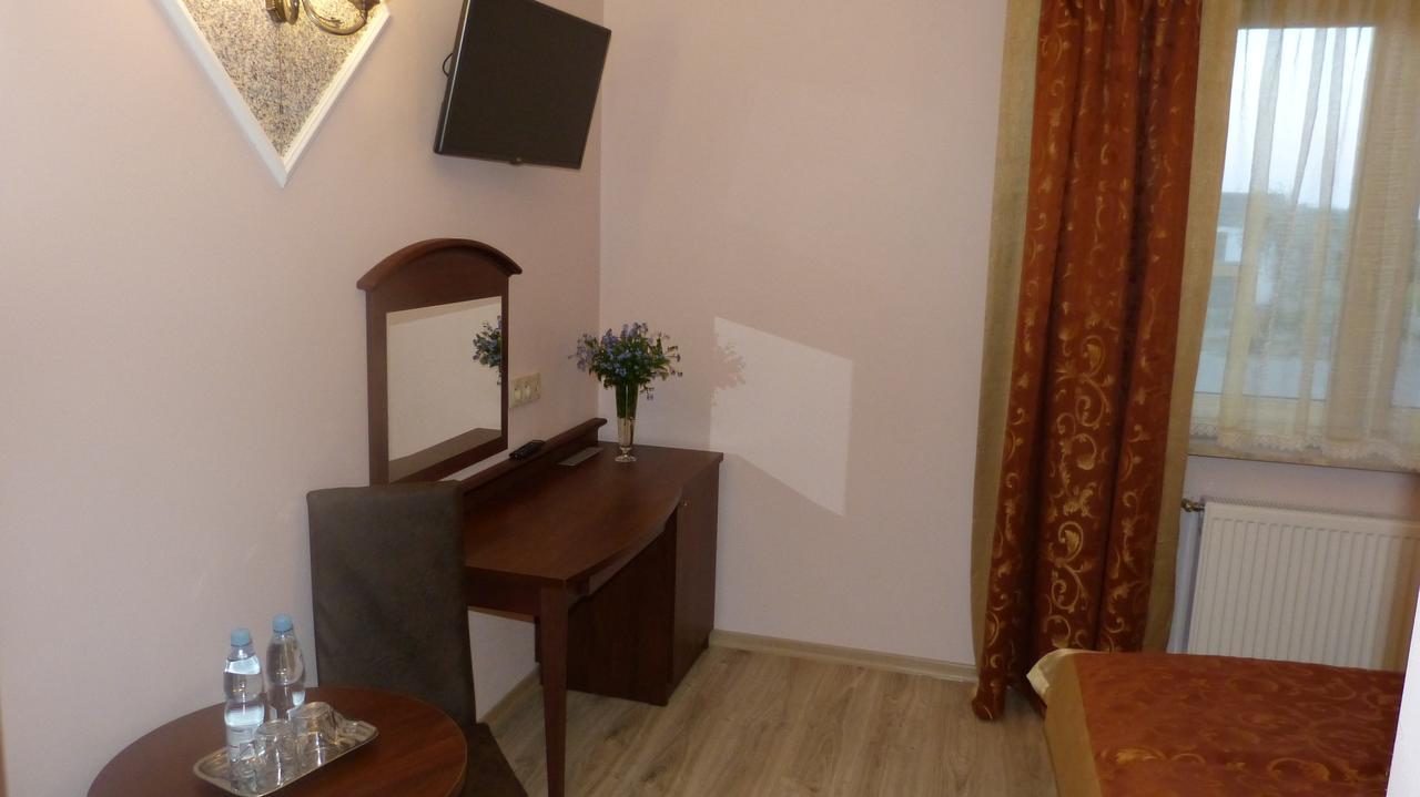 Hotel Irys Lublin Bagian luar foto